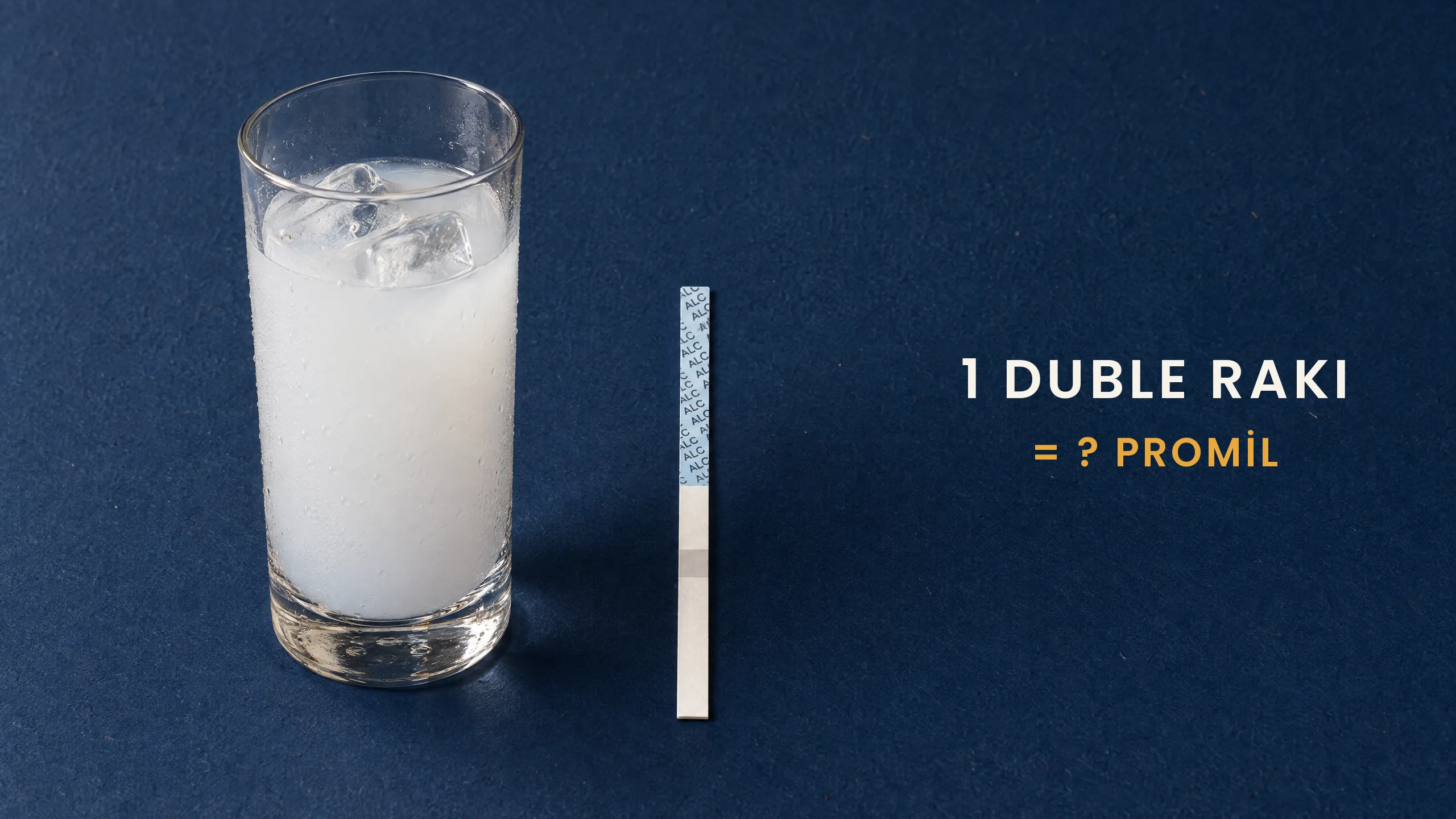 Suyla beyazlaşmış bir duble rakı ve AlkoSafe tükürük tarama şeridi: 1 duble rakı kaç promil?